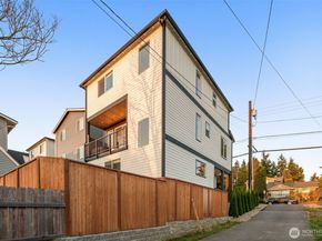 14816 40th Avenue W 4, Lynnwood WA 98087