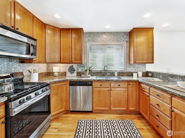 937 C N 97th Street, Seattle WA 98103
