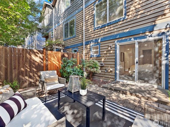 937 C N 97th Street, Seattle WA 98103
