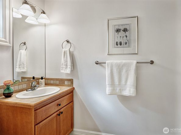 937 C N 97th Street, Seattle WA 98103