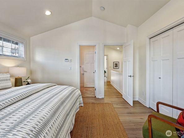 937 C N 97th Street, Seattle WA 98103