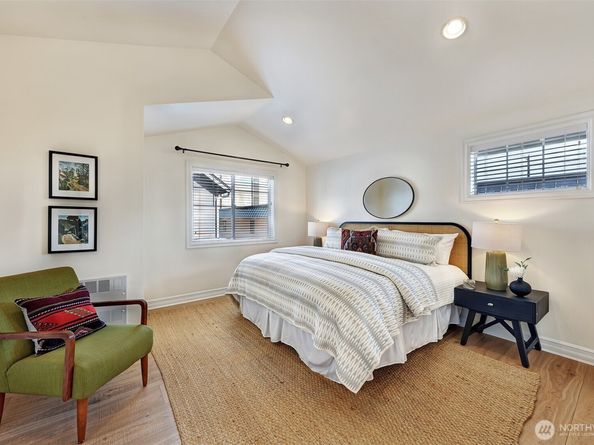 937 C N 97th Street, Seattle WA 98103