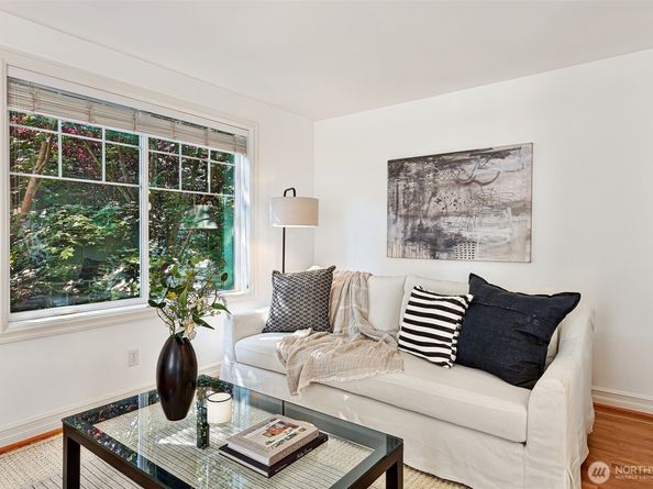 937 C N 97th Street, Seattle WA 98103