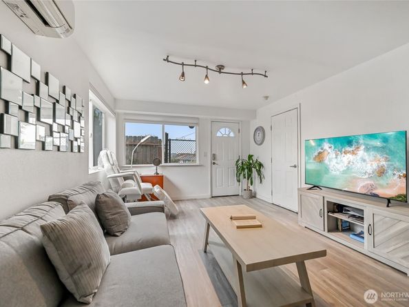 2942 S Fontanelle Street, Seattle WA 98108