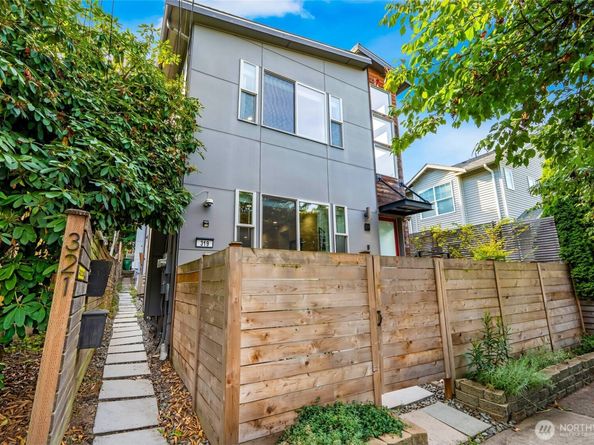 319 21st Avenue, Seattle WA 98122