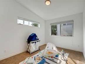 319 21st Avenue, Seattle WA 98122