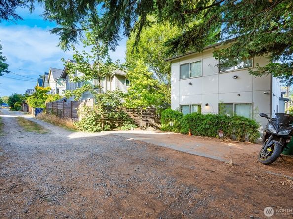 319 21st Avenue, Seattle WA 98122
