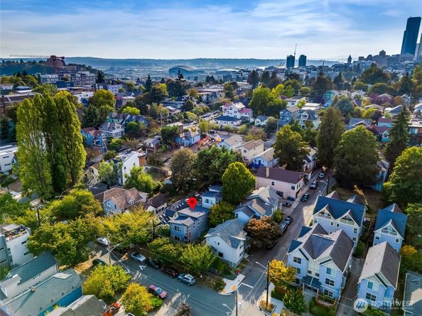 319 21st Avenue, Seattle WA 98122