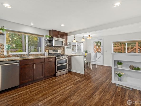 15245 Fremont Avenue N, Shoreline WA 98133