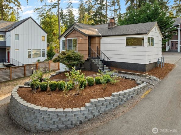 15245 Fremont Avenue N, Shoreline WA 98133