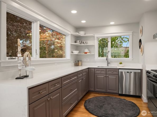 525 W Prospect Street A, Seattle WA 98119