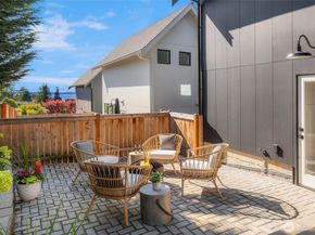 2329 NW 99th Street, Seattle WA 98117