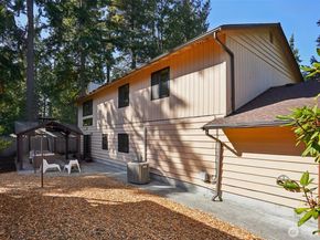 719 N 184th Street, Shoreline WA 98133