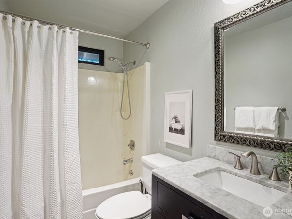 719 N 184th Street, Shoreline WA 98133