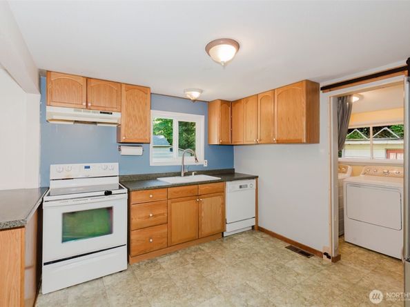 2673 Harold Drive SE, Port Orchard WA 98366