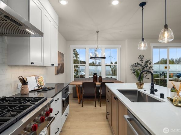14834 NE 149th Place 12, Woodinville WA 98072