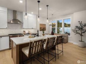 14834 NE 149th Place 12, Woodinville WA 98072