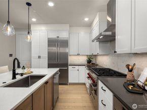 14834 NE 149th Place 12, Woodinville WA 98072