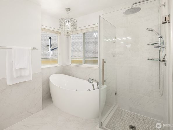 16255 SE 66th St, Bellevue WA 98006