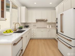 16255 SE 66th St, Bellevue WA 98006