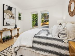 16255 SE 66th St, Bellevue WA 98006