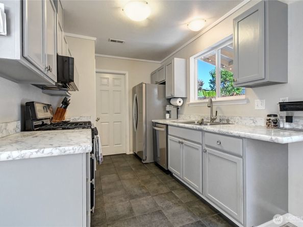 9627 16th Drive W, Everett WA 98204