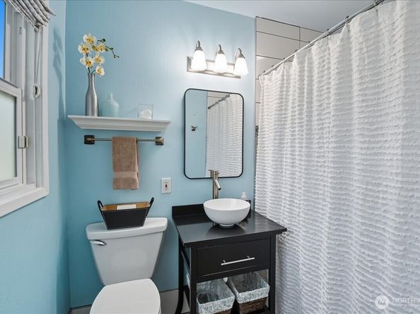16743 79th Place NE, Kenmore WA 98028