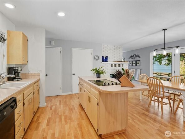 16743 79th Place NE, Kenmore WA 98028