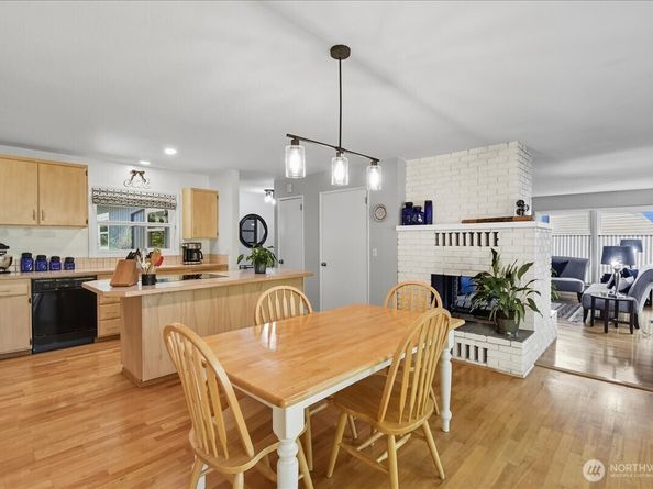 16743 79th Place NE, Kenmore WA 98028