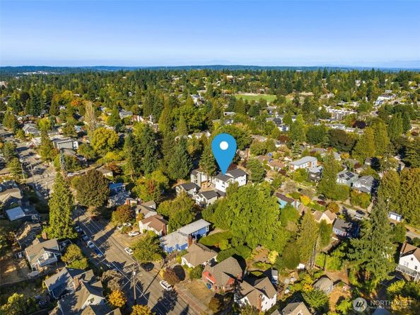 7335 21st Avenue NE B, Seattle WA 98115