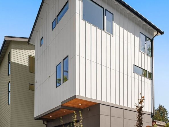 7335 21st Avenue NE B, Seattle WA 98115