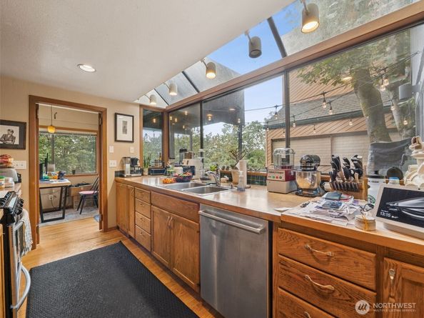 2028 34th Avenue S, Seattle WA 98144
