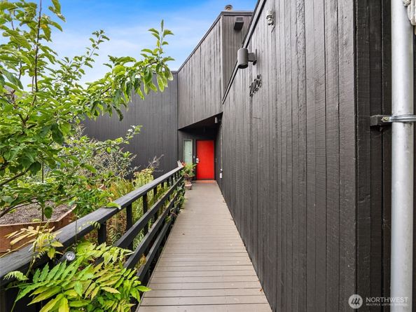 2028 34th Avenue S, Seattle WA 98144