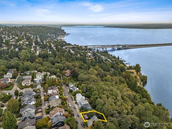 2028 34th Avenue S, Seattle WA 98144