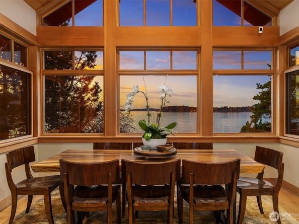 7010 N Mercer Way, Mercer Island WA 98040