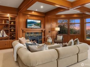 7010 N Mercer Way, Mercer Island WA 98040