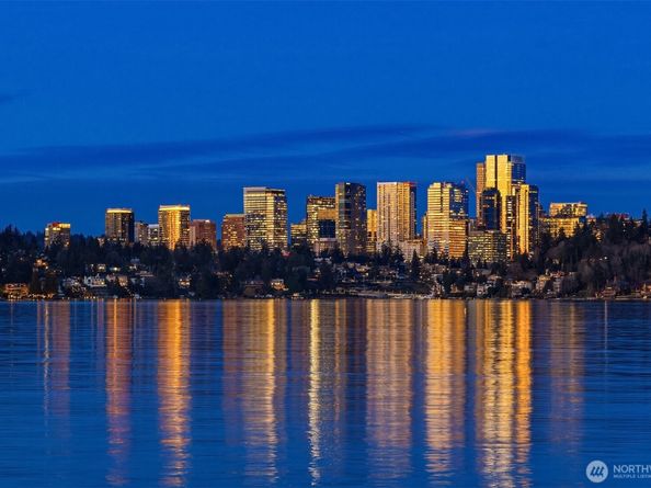 7010 N Mercer Way, Mercer Island WA 98040