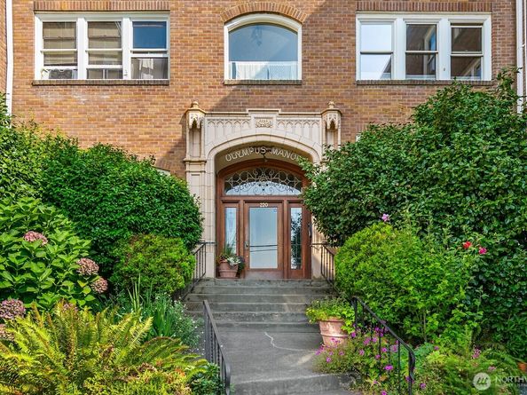 220 W Olympic Place 106, Seattle WA 98119