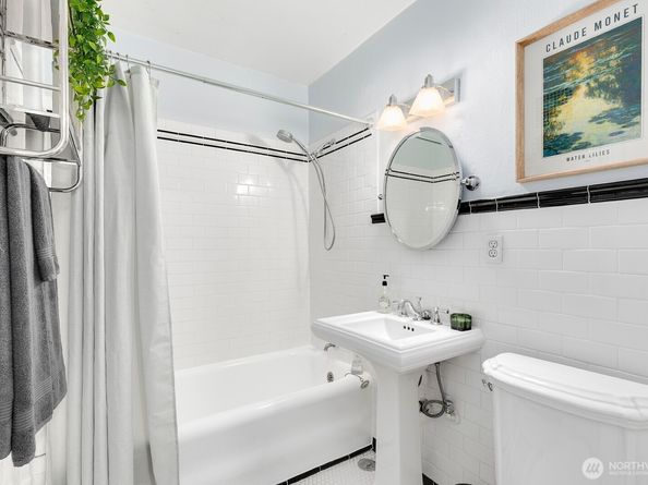 220 W Olympic Place 106, Seattle WA 98119