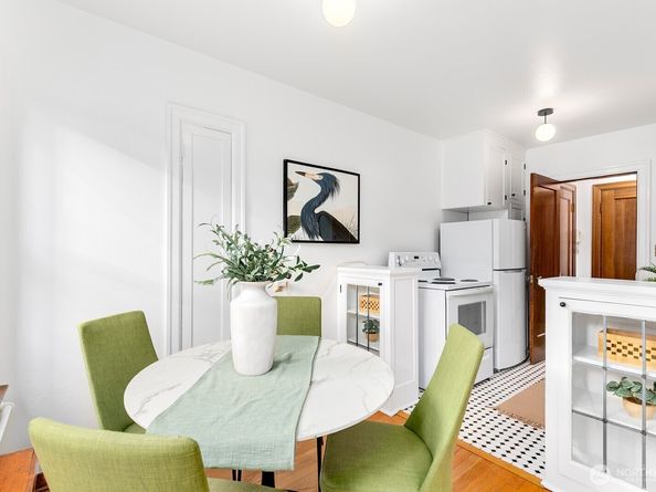 220 W Olympic Place 106, Seattle WA 98119