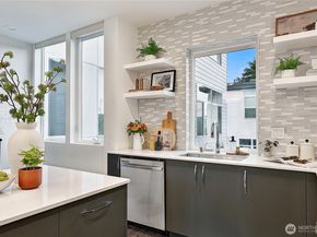 7721 A Mary Avenue NW, Seattle WA 98117