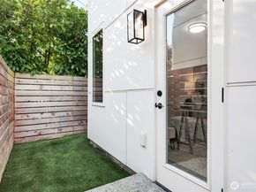 7721 A Mary Avenue NW, Seattle WA 98117
