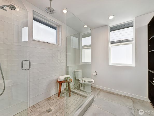 7721 A Mary Avenue NW, Seattle WA 98117