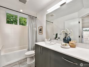 7721 A Mary Avenue NW, Seattle WA 98117