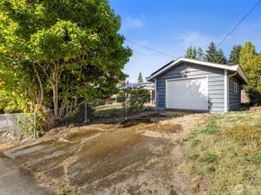 1413 Lindberg Place, Bremerton WA 98310