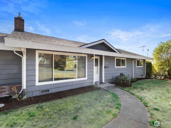 1413 Lindberg Place, Bremerton WA 98310