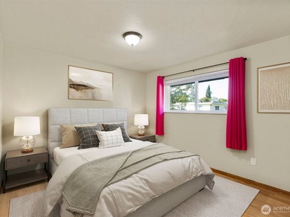 1413 Lindberg Place, Bremerton WA 98310