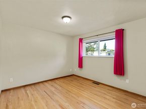 1413 Lindberg Place, Bremerton WA 98310