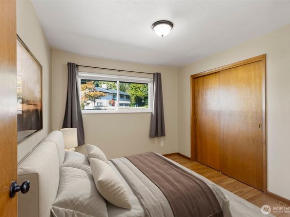 1413 Lindberg Place, Bremerton WA 98310