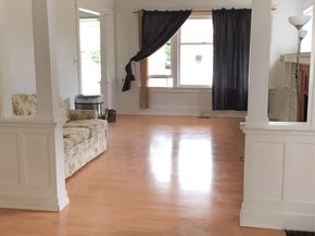 5011 8th Avenue NE, Seattle WA 98105